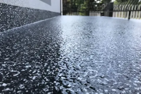 Jak wyrównać balkon pod żywicę - skuteczne metody i materiały
