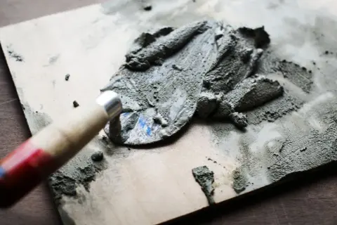 Cement 42,5 co oznacza? Kluczowe informacje o wytrzymałości i zastosowaniu