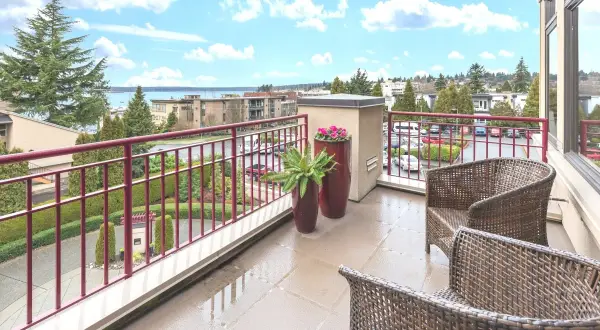 Jak dorobić balkon do domu i uniknąć kosztownych błędów