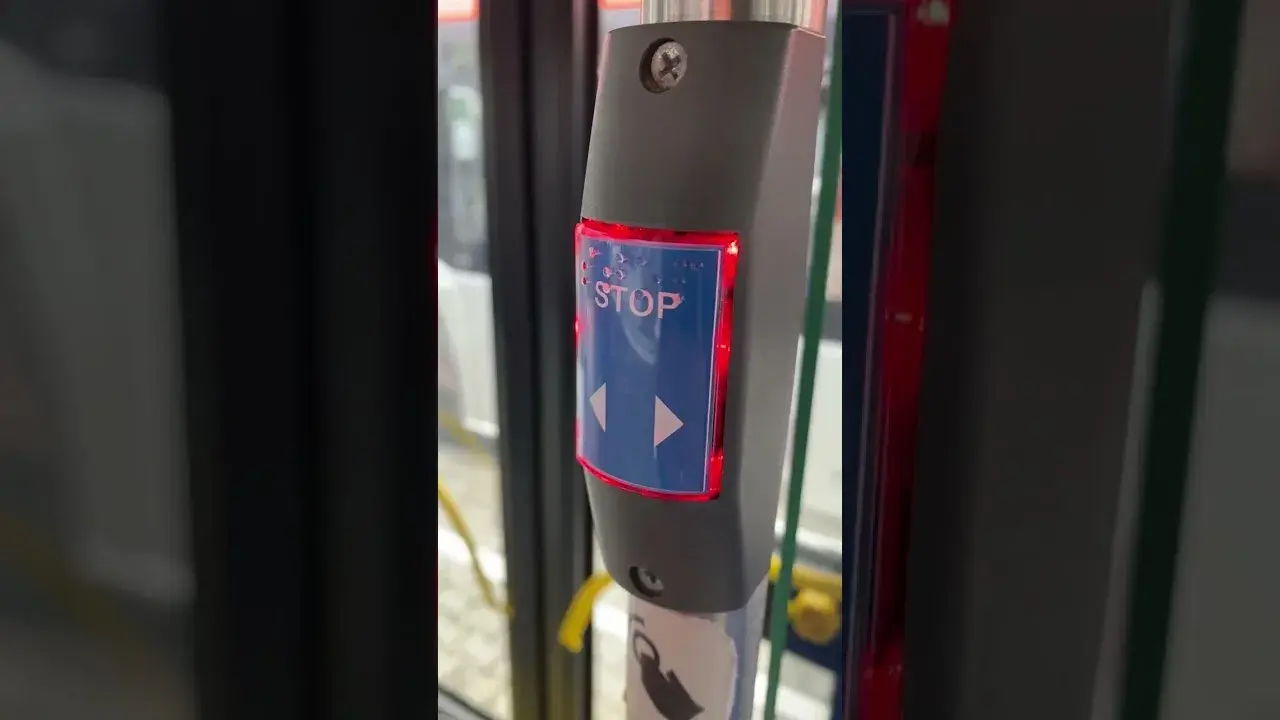 Jak otworzyć drzwi w autobusie i uniknąć problemów z wsiadaniem